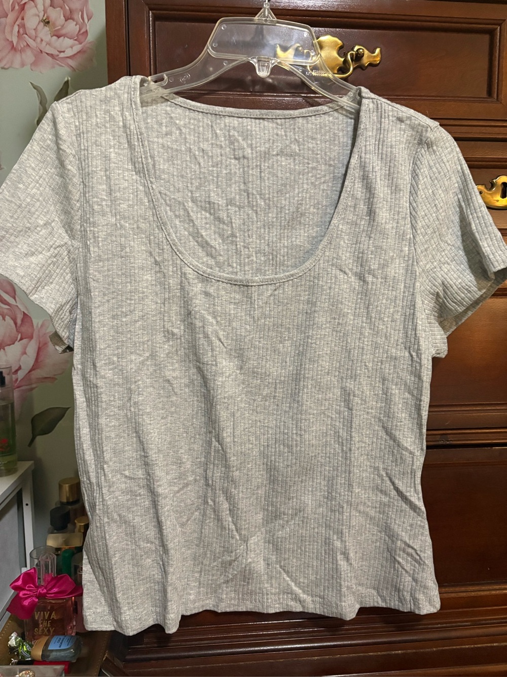 Classic Scoop Neck Women's Top - Light Gray